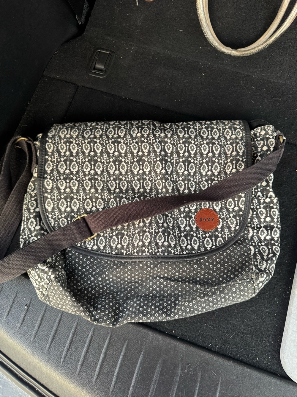 Roxy Black & White Patterned Messenger Bag